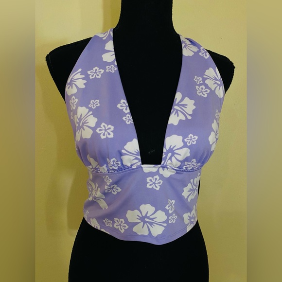 H&M cropped top size L  H&M Divided 
Halter neck Crop top 
In woven fabric - Picture 2 of 13